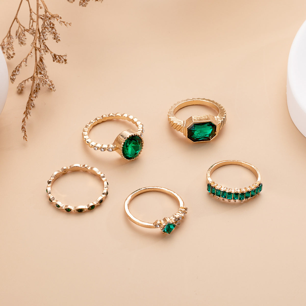Geometric Diamond-studded Ring In The Same Style As A Green Emerald - Zentrova