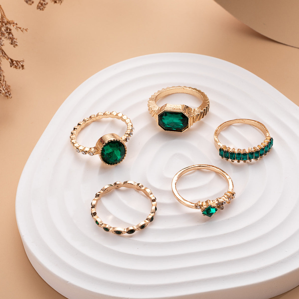 Geometric Diamond-studded Ring In The Same Style As A Green Emerald - Zentrova