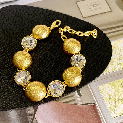 Women's Light Luxury Elegant Gold Necklace Middle-ancient Clavicle Chain - Zentrova