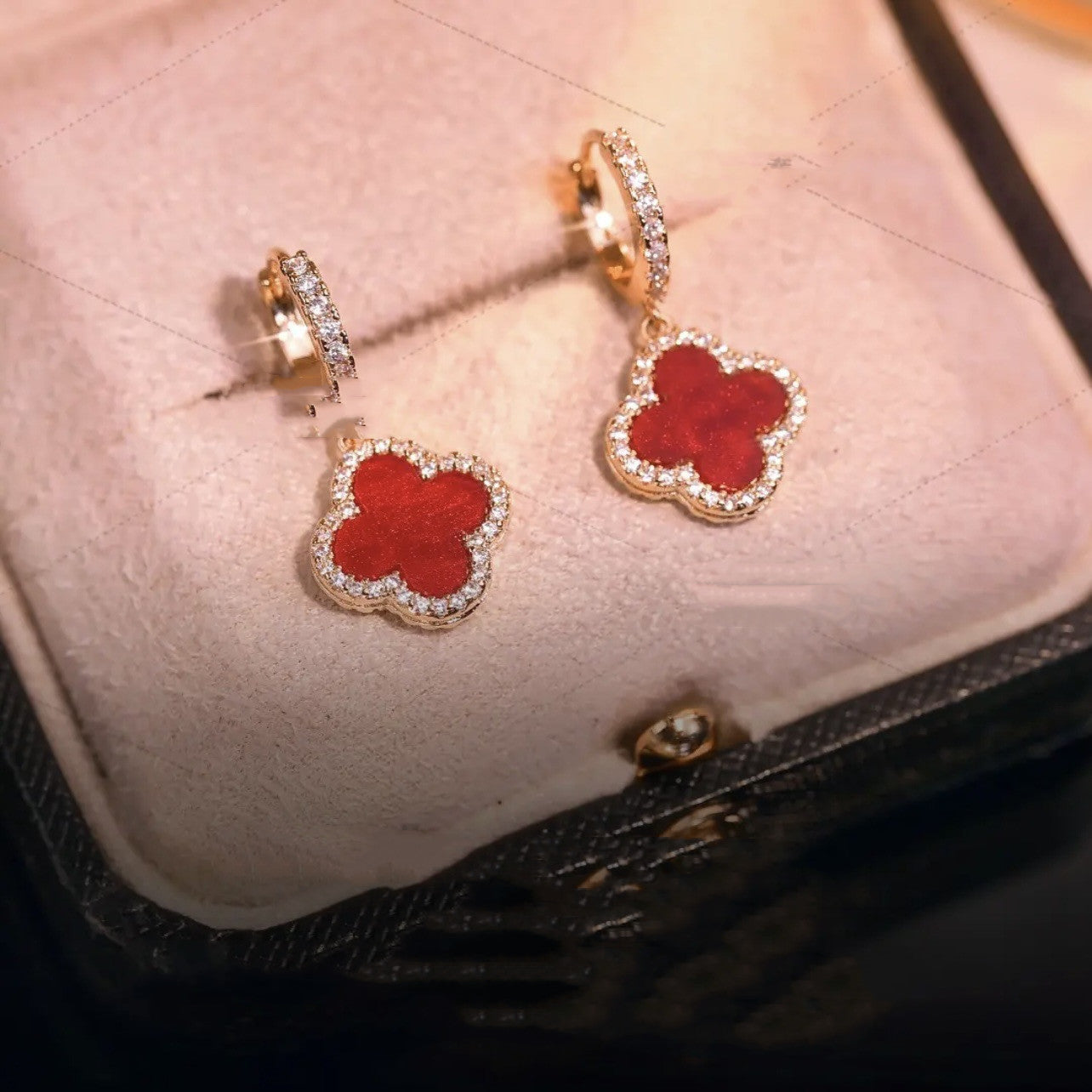 Women's Fashion Temperament Four-leaf Clover Earrings - Zentrova