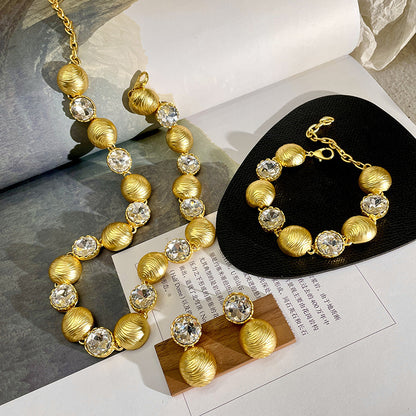 Women's Light Luxury Elegant Gold Necklace Middle-ancient Clavicle Chain - Zentrova
