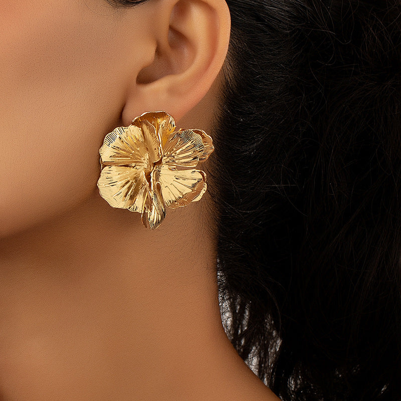 Geometric Cold Wind Electroplated Metal Plant Flower Earrings - Zentrova