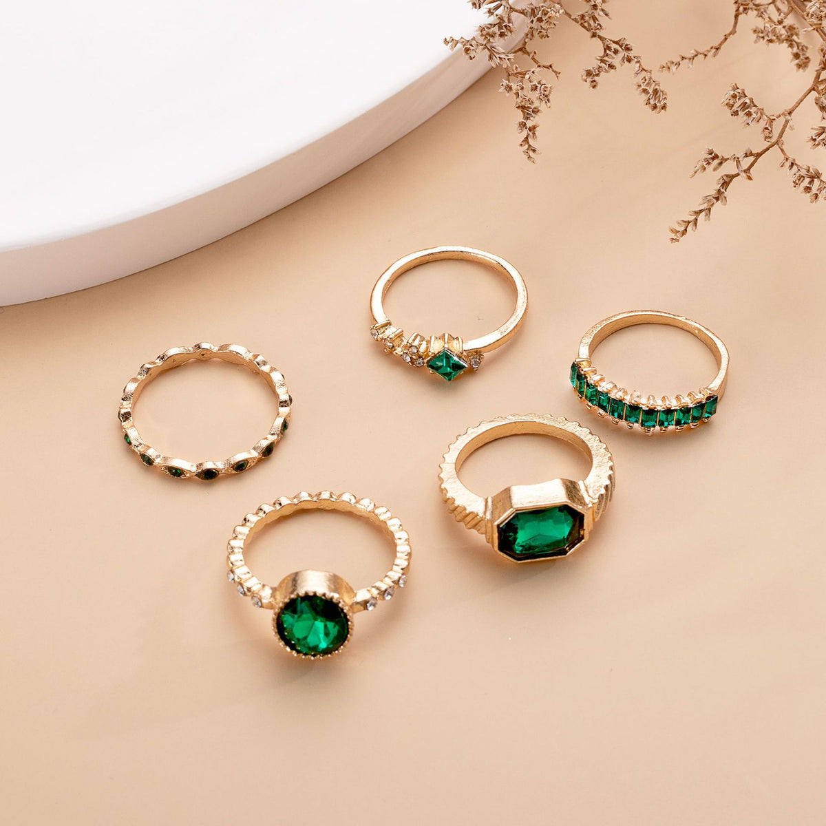 Geometric Diamond-studded Ring In The Same Style As A Green Emerald - Zentrova