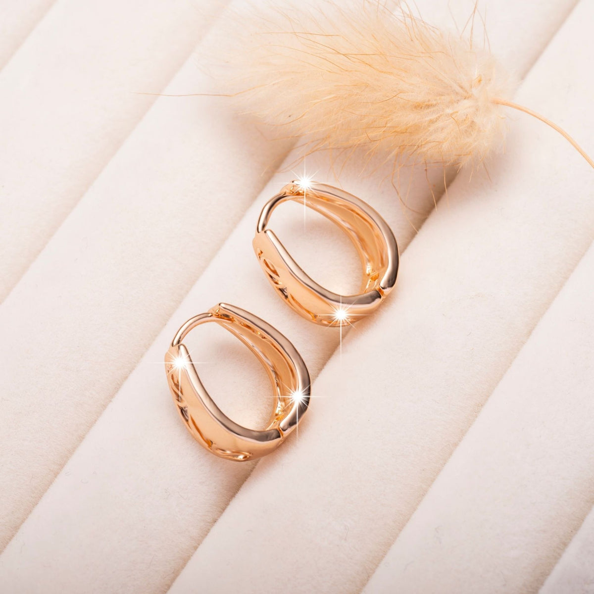 Personalized Simple Hollow Carved Women's Earrings - Zentrova