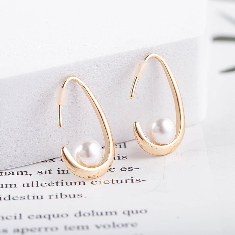 New Pearl Earrings With Brass Texture Metal - Zentrova