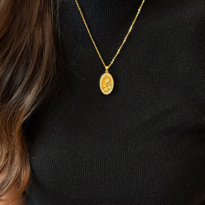 Flower-shaped Pendant Necklace With Intricately Carved Flower Filaments - Zentrova
