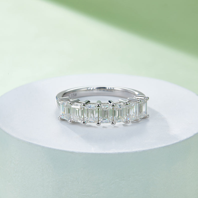 A Luxurious And Fashionable Light Luxury Jewelry Silver Ring Set With Top-quality Moissanite, S925 Silver Plated With Platinum - Zentrova