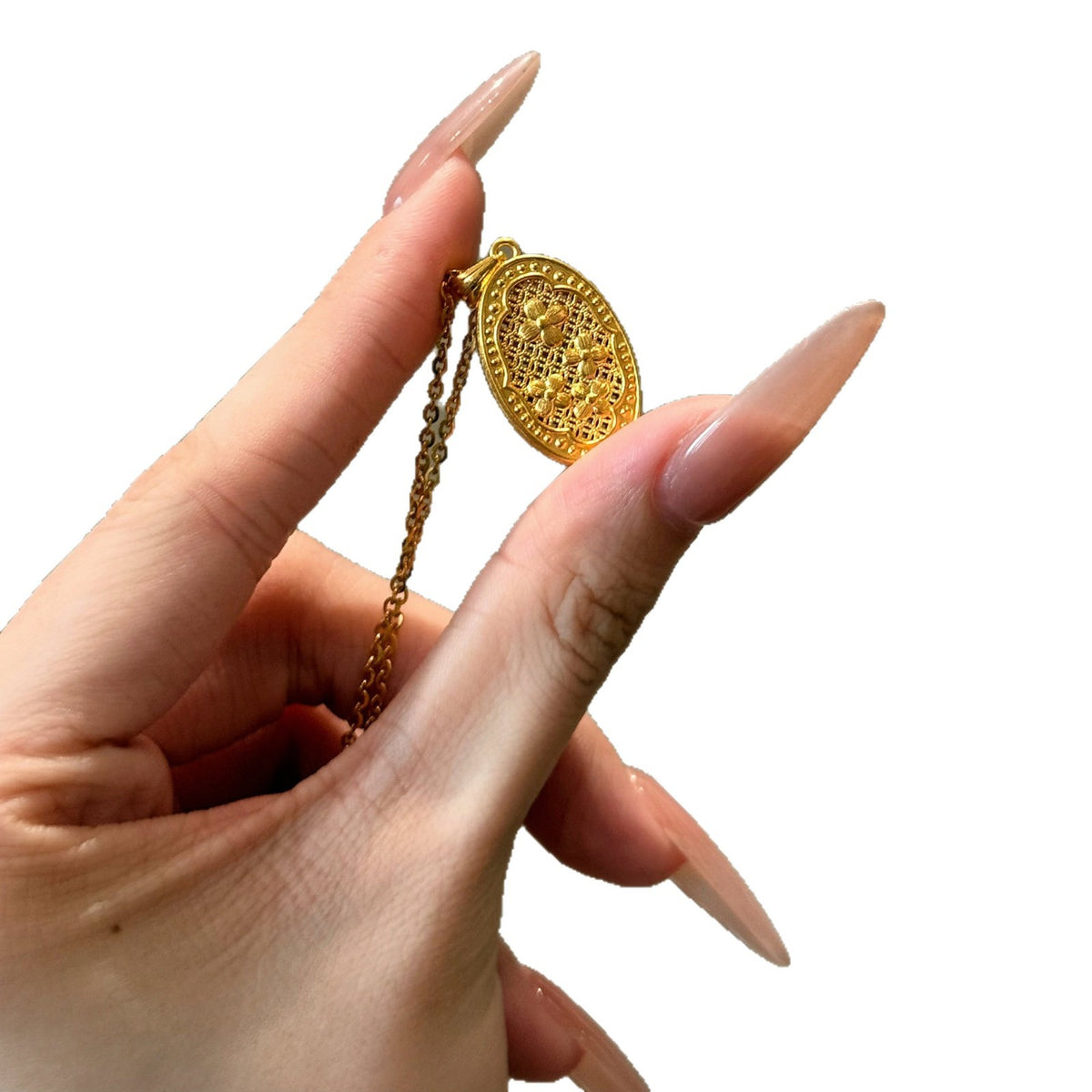Flower-shaped Pendant Necklace With Intricately Carved Flower Filaments - Zentrova