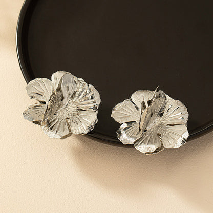 Geometric Cold Wind Electroplated Metal Plant Flower Earrings - Zentrova