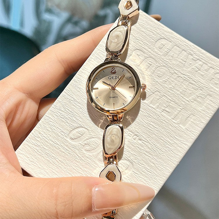 Women's Lightweight Luxury Niche Small Exquisite Minimalist Quartz Watch - Zentrova