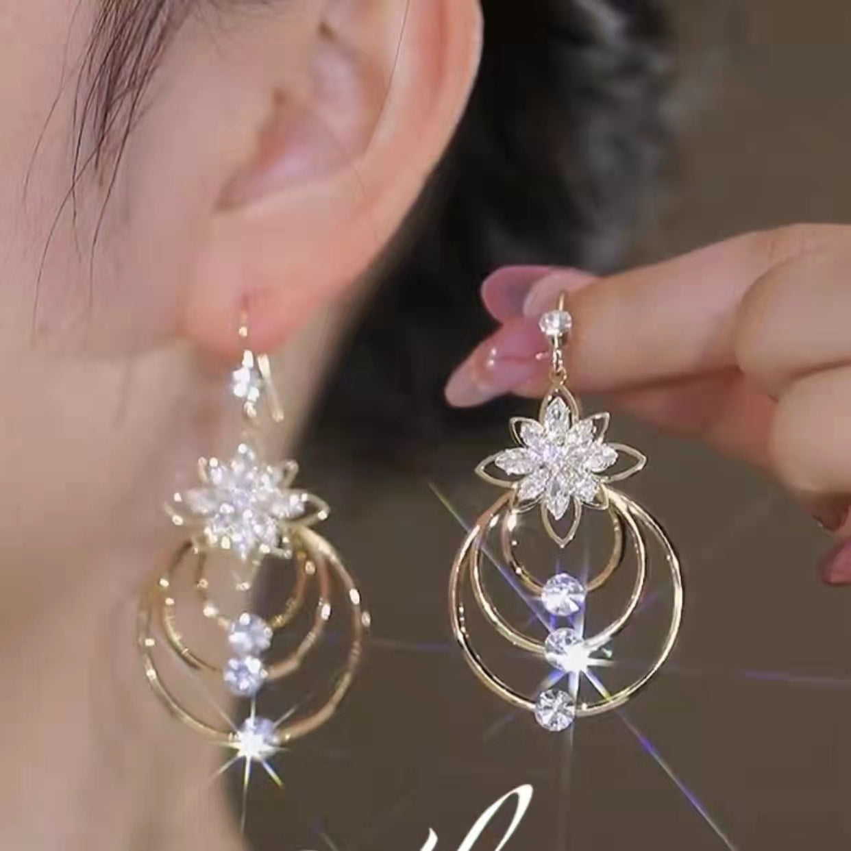 Women's Elegant Fashion Zircon Geometric Earrings - Zentrova
