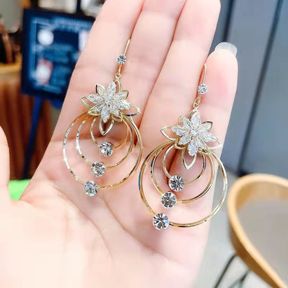 Women's Elegant Fashion Zircon Geometric Earrings - Zentrova