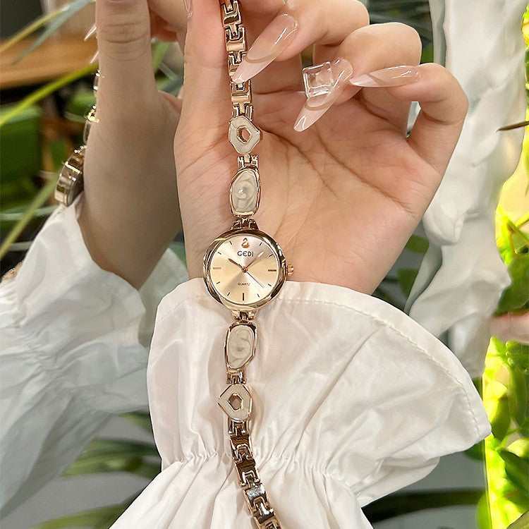 Women's Lightweight Luxury Niche Small Exquisite Minimalist Quartz Watch - Zentrova
