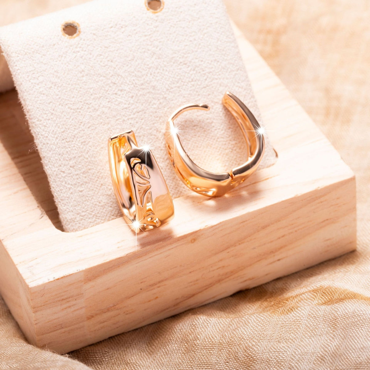 Personalized Simple Hollow Carved Women's Earrings - Zentrova