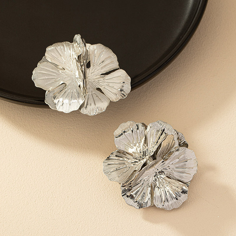Geometric Cold Wind Electroplated Metal Plant Flower Earrings - Zentrova